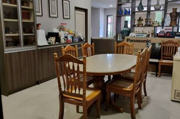 LAKE GARDEN SG LONG, 2 STY SEMI D HOUSE 