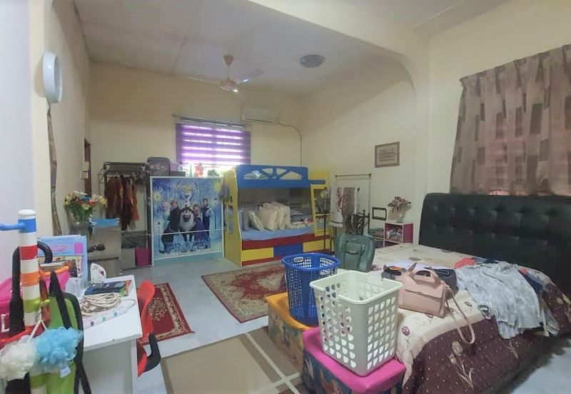 TAMAN SEMARAK NILAI FULL RENOVATED 1 STOREY CORNER