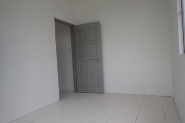 SRI MELAWI @ BACHOK TANAH LUAS BANGLO SETINGKAT