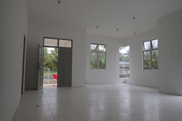 SRI MELAWI @ BACHOK TANAH LUAS BANGLO SETINGKAT