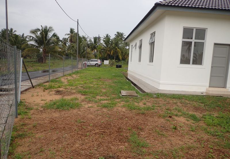 SRI MELAWI @ BACHOK TANAH LUAS BANGLO SETINGKAT