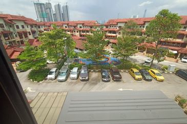 Villa Laman Tasik Condominium