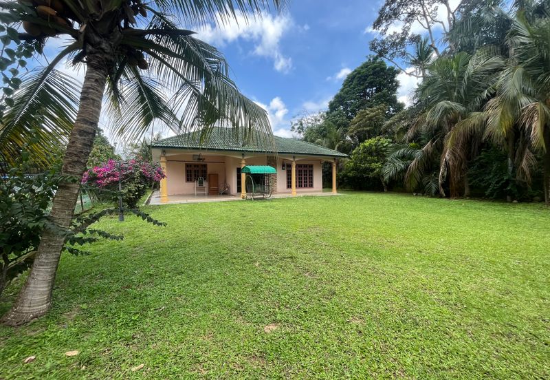 Tanah Luas Rumah Sesebuah Setingkat Kampung Batu Rembau