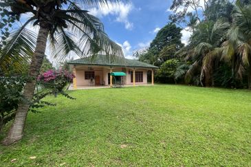 Tanah Luas Rumah Sesebuah Setingkat Kampung Batu Rembau