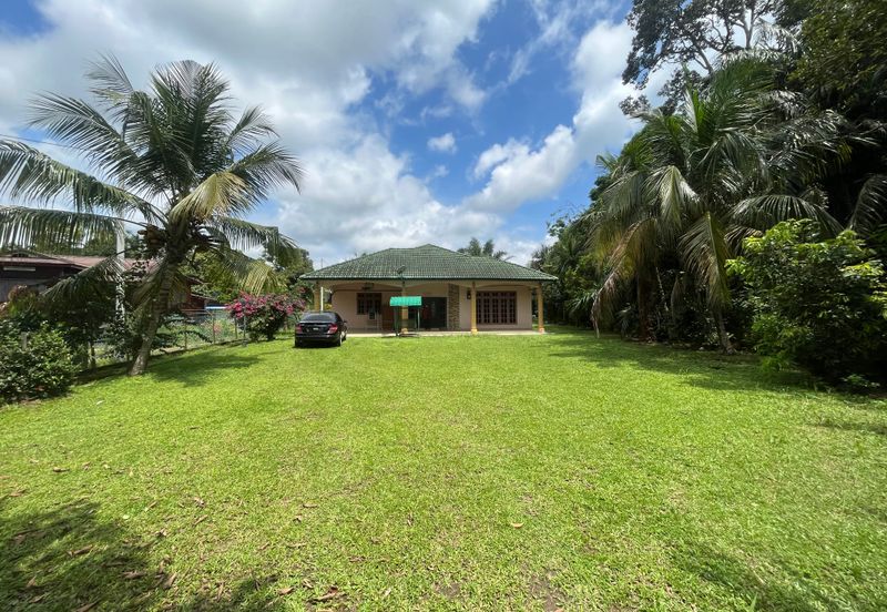 Tanah Luas Rumah Sesebuah Setingkat Kampung Batu Rembau