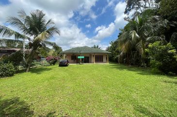 Tanah Luas Rumah Sesebuah Setingkat Kampung Batu Rembau