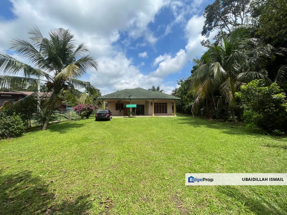 Tanah Luas Rumah Sesebuah Setingkat Kampung Batu Rembau, Negeri Sembilan, Rembau