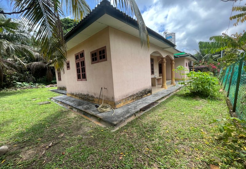 Tanah Luas Rumah Sesebuah Setingkat Kampung Batu Rembau