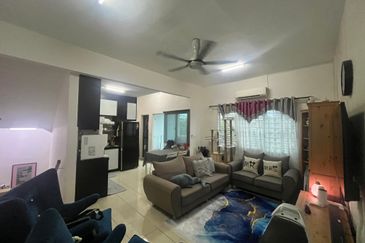 Rumah Cantik Kantan Permai Townhouse 3 Bilik Taman Kantan Permai Kajang