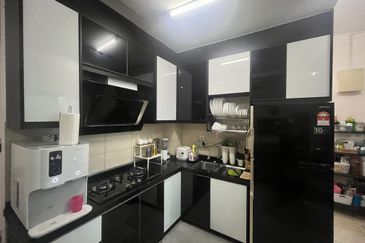 Rumah Cantik Kantan Permai Townhouse 3 Bilik Taman Kantan Permai Kajang