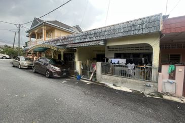 Kampung Sungai Raya