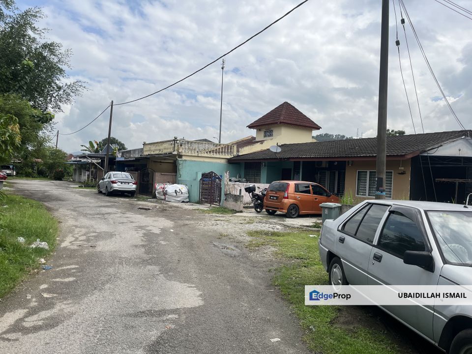 Taman Sri Nanding Ulu Langat Rumah Teres Setingkat Lot Tepi , Selangor, Hulu Langat