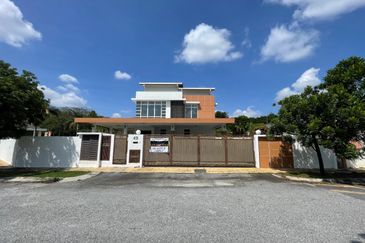 Bandar Tun Hussein Onn