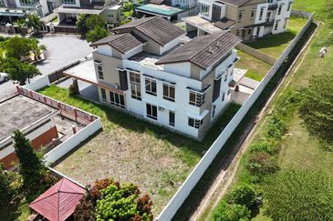 Bandar Tun Hussein Onn