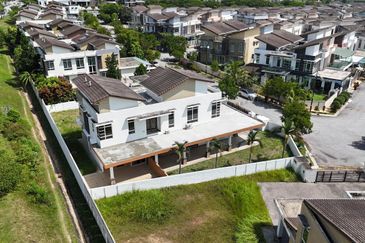 Bandar Tun Hussein Onn