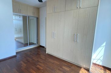 Bandar Tun Hussein Onn