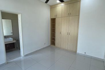 Bandar Tun Hussein Onn