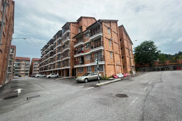 Villa Court @ Goodview Height