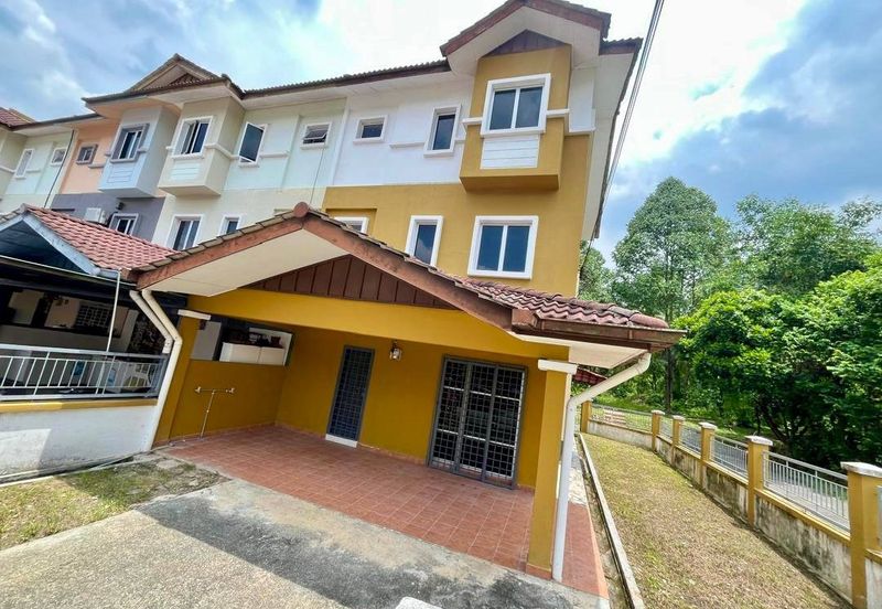 Taman Anggerik Emas