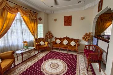 RUMAH BANGLO UNIT CORNER, TAMAN BINARAYA, P.TUMBOH