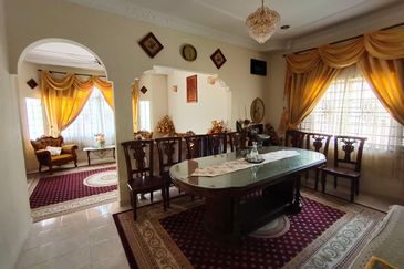 RUMAH BANGLO UNIT CORNER, TAMAN BINARAYA, P.TUMBOH