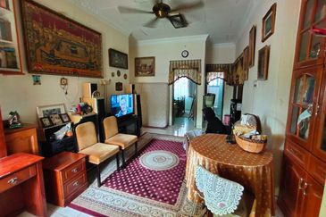 RUMAH BANGLO UNIT CORNER, TAMAN BINARAYA, P.TUMBOH