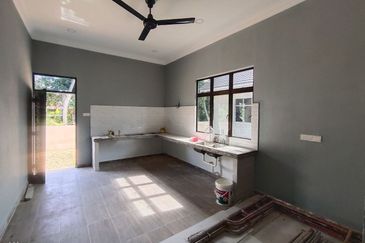 Rumah Banglo Tanah Besar Pasir Tumboh, Kota Bharu