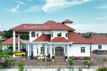 Rumah Banglo Mewah Kg Morak Tumpat Tepi Jalan Utama 