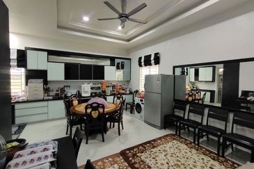 Rumah Banglo Mewah Kg Morak Tumpat Tepi Jalan Utama 