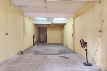 Rumah Kedai 2 Tingkat dalam Bandar Tumpat, Tumpat, Kelantan