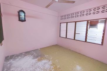 Rumah Kedai 2 Tingkat dalam Bandar Tumpat, Tumpat, Kelantan