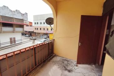 Rumah Kedai 2 Tingkat dalam Bandar Tumpat, Tumpat, Kelantan