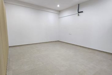 Kedai Pejabat Corner Lot 3 Tingkat Lembah Sireh, Bandar Kota Bharu