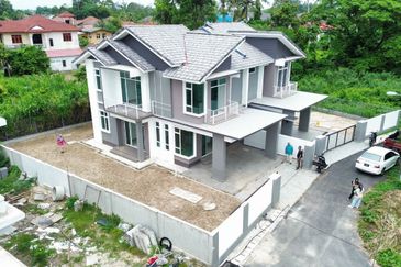 Rumah Semi-D Mewah 2 Tingkat di Tapang, Kota Bharu
