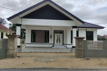 Rumah Banglo Mewah Siap untuk didiami Pasir Tumboh Dekat Masjid Al Qasimi