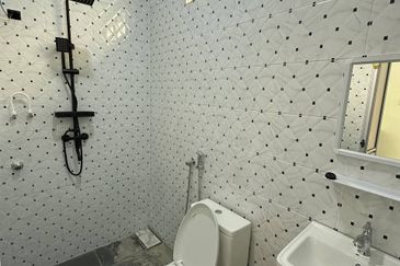 Rumah Banglo Mewah Siap untuk didiami Pasir Tumboh Dekat Masjid Al Qasimi