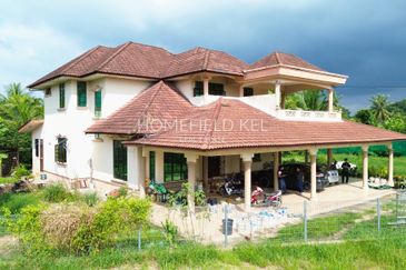 [Tanah Luas 17,820 kps] Rumah Banglo Besar 2 Tingkat Tanah Luas Kg Seribong dekat SK Seribong