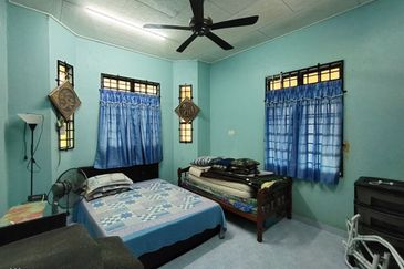 [Tanah Luas 17,820 kps] Rumah Banglo Besar 2 Tingkat Tanah Luas Kg Seribong dekat SK Seribong