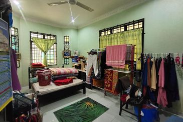 [Tanah Luas 17,820 kps] Rumah Banglo Besar 2 Tingkat Tanah Luas Kg Seribong dekat SK Seribong