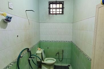 [Tanah Luas 17,820 kps] Rumah Banglo Besar 2 Tingkat Tanah Luas Kg Seribong dekat SK Seribong