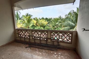 [Tanah Luas 17,820 kps] Rumah Banglo Besar 2 Tingkat Tanah Luas Kg Seribong dekat SK Seribong