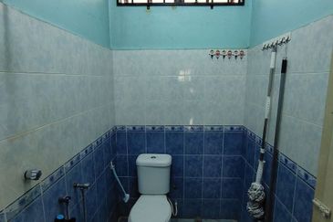 [Tanah Luas 17,820 kps] Rumah Banglo Besar 2 Tingkat Tanah Luas Kg Seribong dekat SK Seribong