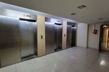 [ Bellow Market Value ] 1 Unit Apartment Service Kota Bharu City Point, Kota Bharu