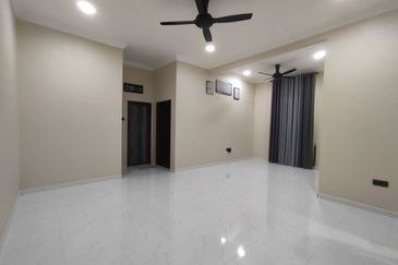 [Dekat Masjid & Tanah Luas 13,810 kps] Rumah Banglo Besar & Mewah Bunut Sarang Burung, Wakaf Bharu