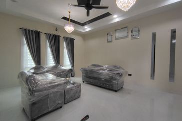 [Dekat Masjid & Tanah Luas 13,810 kps] Rumah Banglo Besar & Mewah Bunut Sarang Burung, Wakaf Bharu