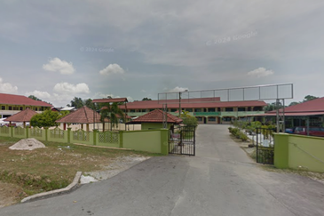 [Dekat Masjid & Tanah Luas 13,810 kps] Rumah Banglo Besar & Mewah Bunut Sarang Burung, Wakaf Bharu