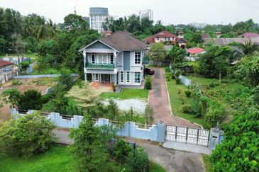 [Tanah Besar 14,400 kps] Banglo Mewah 2 Tingkat di Kubang Kerian dekat Istana Negeri Kubang Kerian