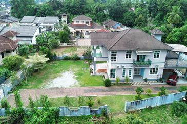 [Tanah Besar 14,400 kps] Banglo Mewah 2 Tingkat di Kubang Kerian dekat Istana Negeri Kubang Kerian
