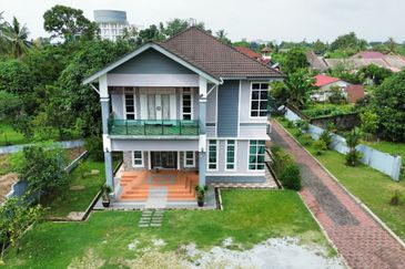 [Tanah Besar 14,400 kps] Banglo Mewah 2 Tingkat di Kubang Kerian dekat Istana Negeri Kubang Kerian