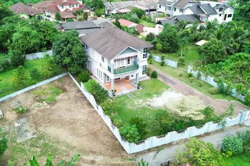 [Tanah Besar 14,400 kps] Banglo Mewah 2 Tingkat di Kubang Kerian dekat Istana Negeri Kubang Kerian